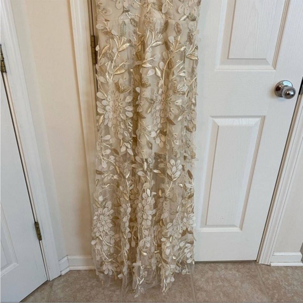 XSCAPE Petite 3D Embroidered Floral Appliqué Gown in Champagne Size 4P - Picture 6 of 10